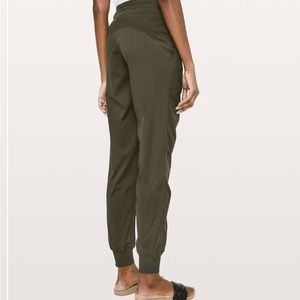 Dance studio jogger lululemon